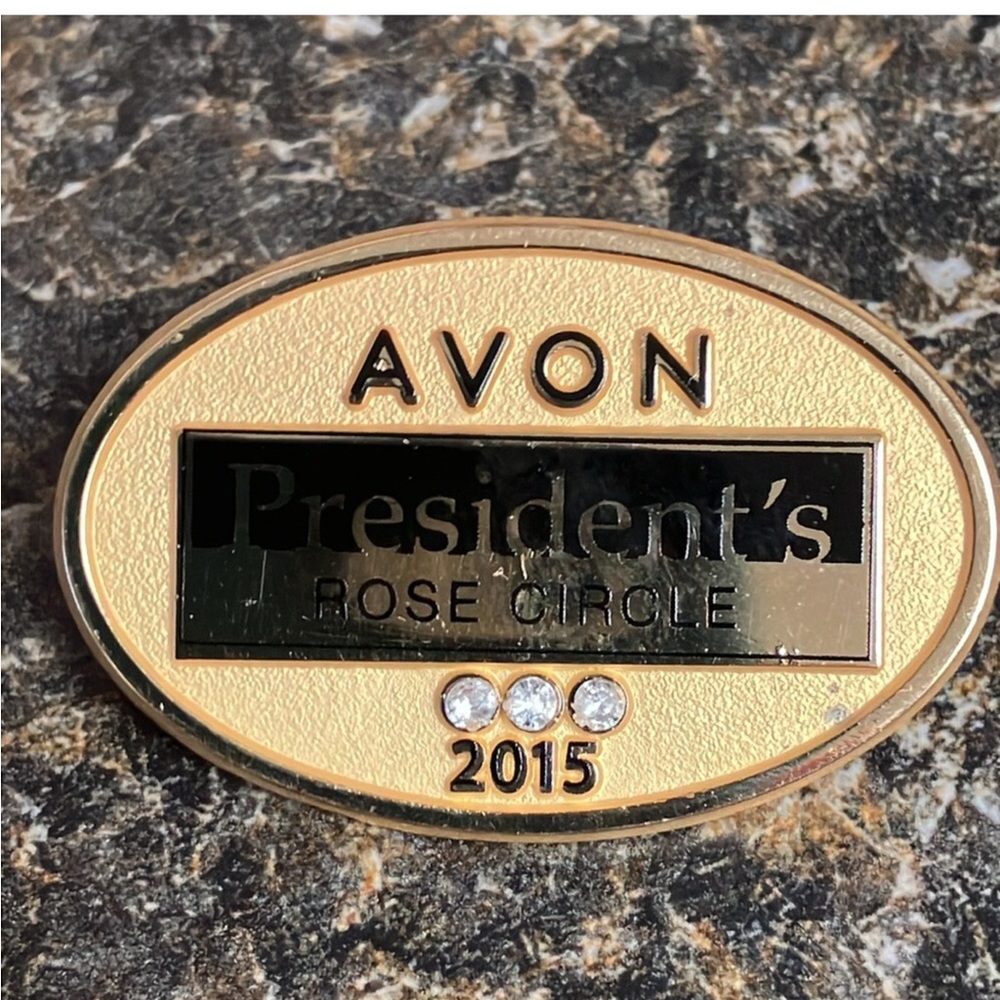 Set of 5 Avon award pins - Picture 2 of 7
